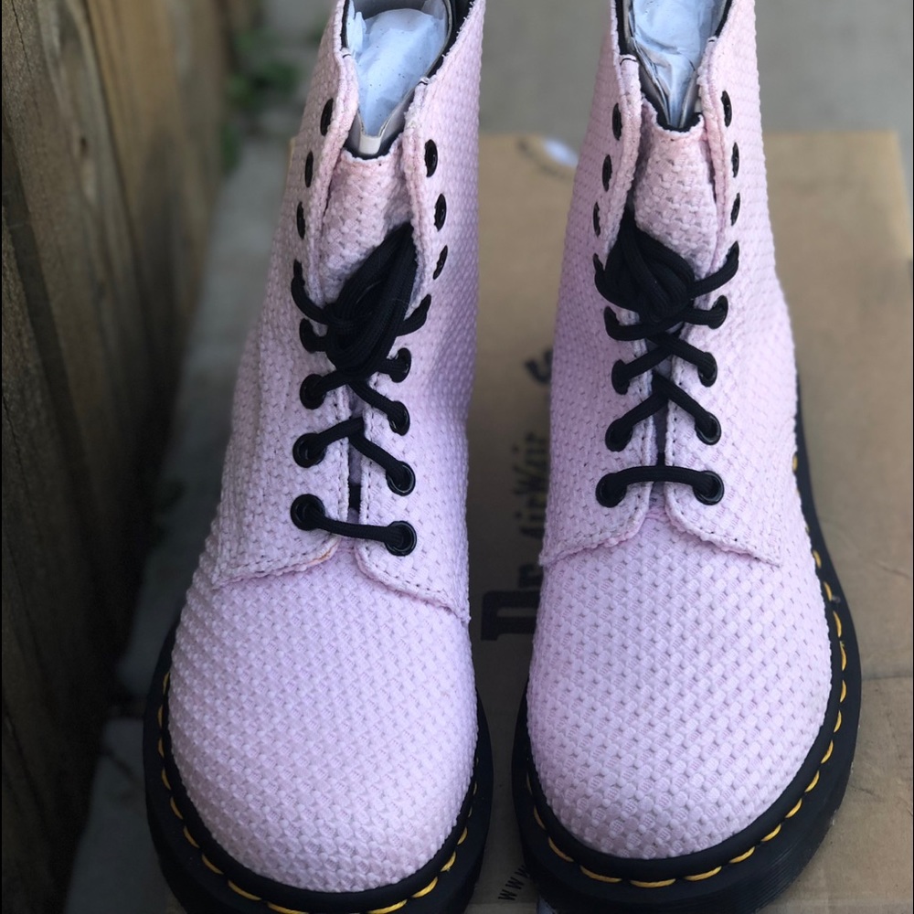NIB Dr. Martens PageWaffle CottonPink Boots SZ 5 - Picture 4 of 7
